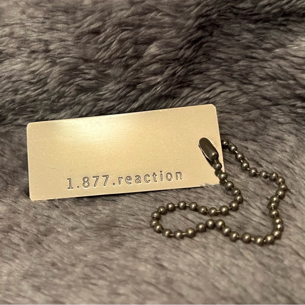 Kenneth Cole Reaction Key Chain - Picture 2 of 2